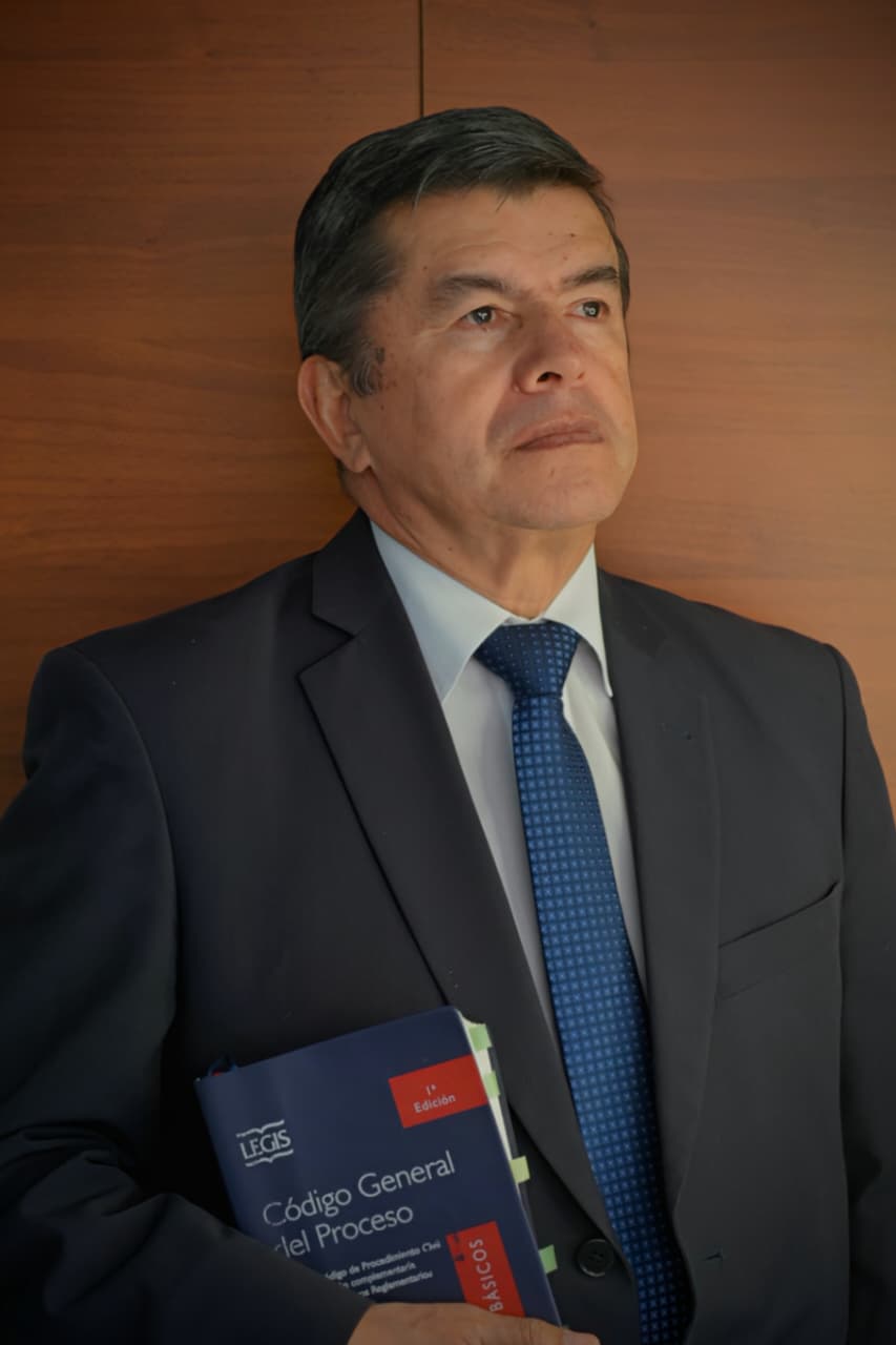 Dr. Carlos Pedraza
